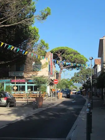 la-rue-des-commerces